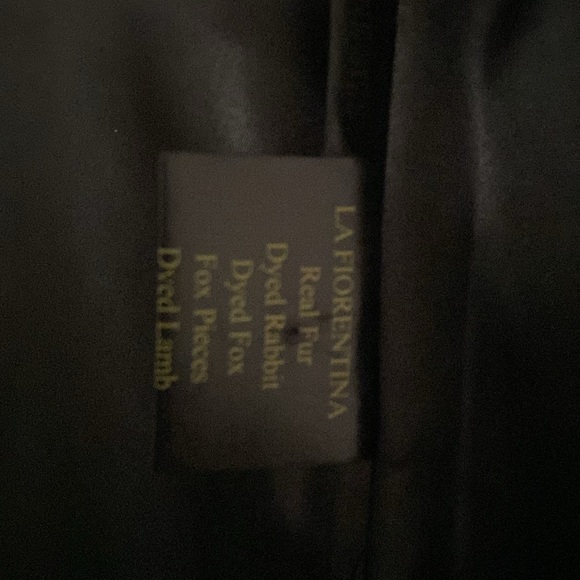 Beautiful Rabbit and Fox Fur La Fiorentina Vest with metal clip closure. - Picture 2 of 6